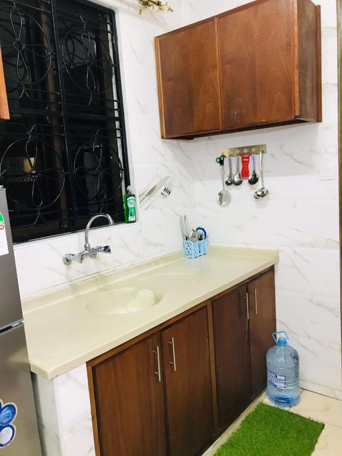 Lux Suites Bamburi Furnished Apartments ภายนอก รูปภาพ