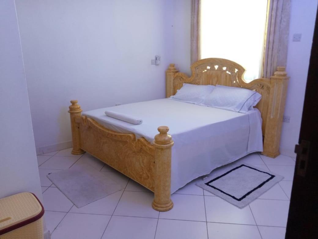 Lux Suites Bamburi Furnished Apartments ภายนอก รูปภาพ