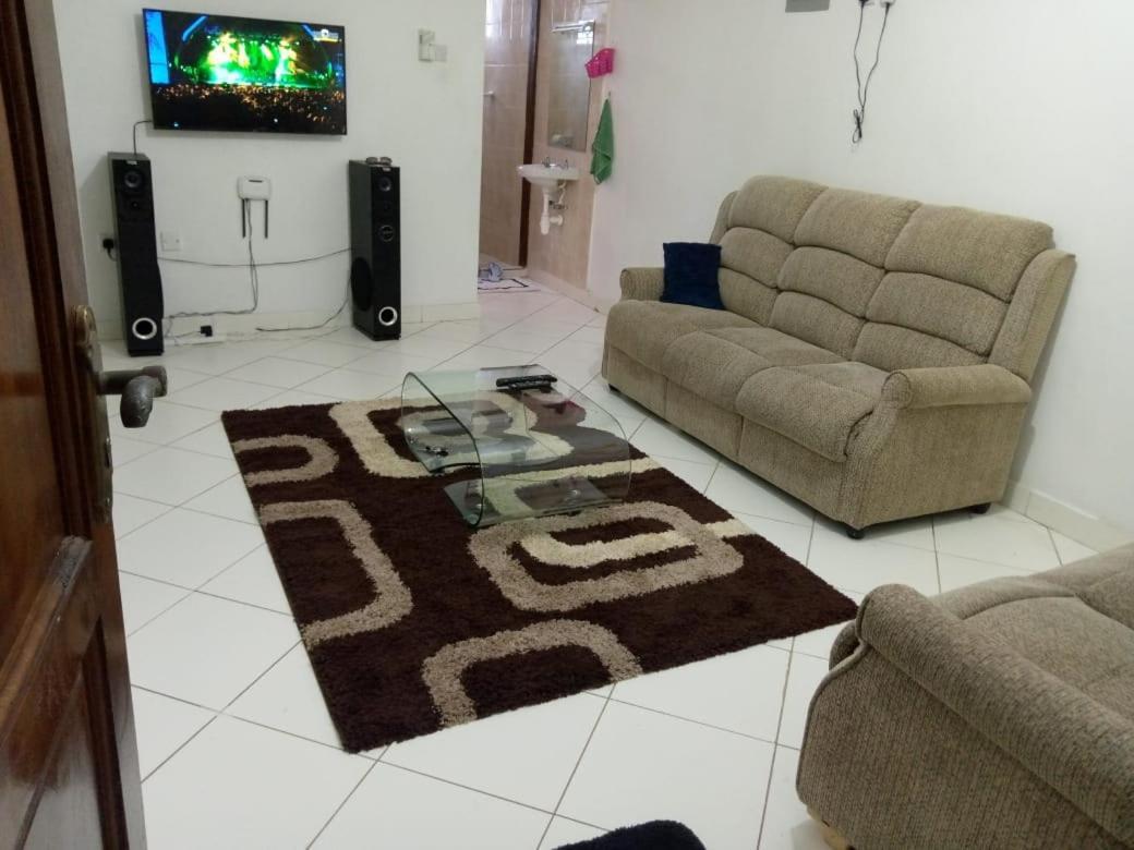 Lux Suites Bamburi Furnished Apartments ภายนอก รูปภาพ