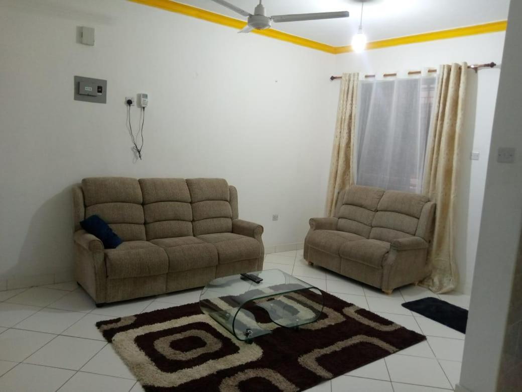 Lux Suites Bamburi Furnished Apartments ภายนอก รูปภาพ