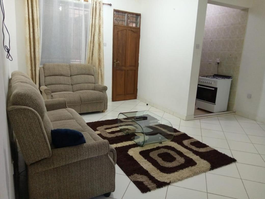 Lux Suites Bamburi Furnished Apartments ภายนอก รูปภาพ