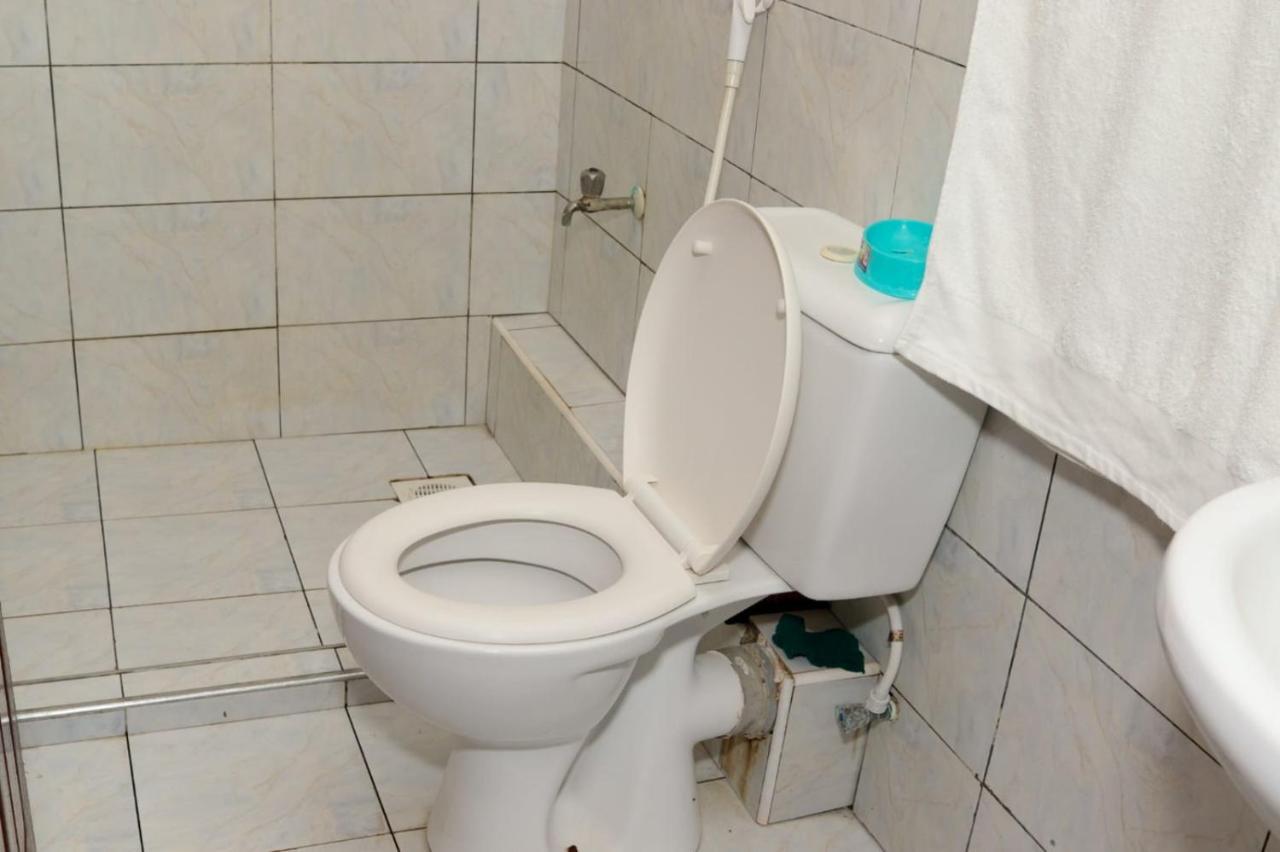Lux Suites Bamburi Furnished Apartments ภายนอก รูปภาพ