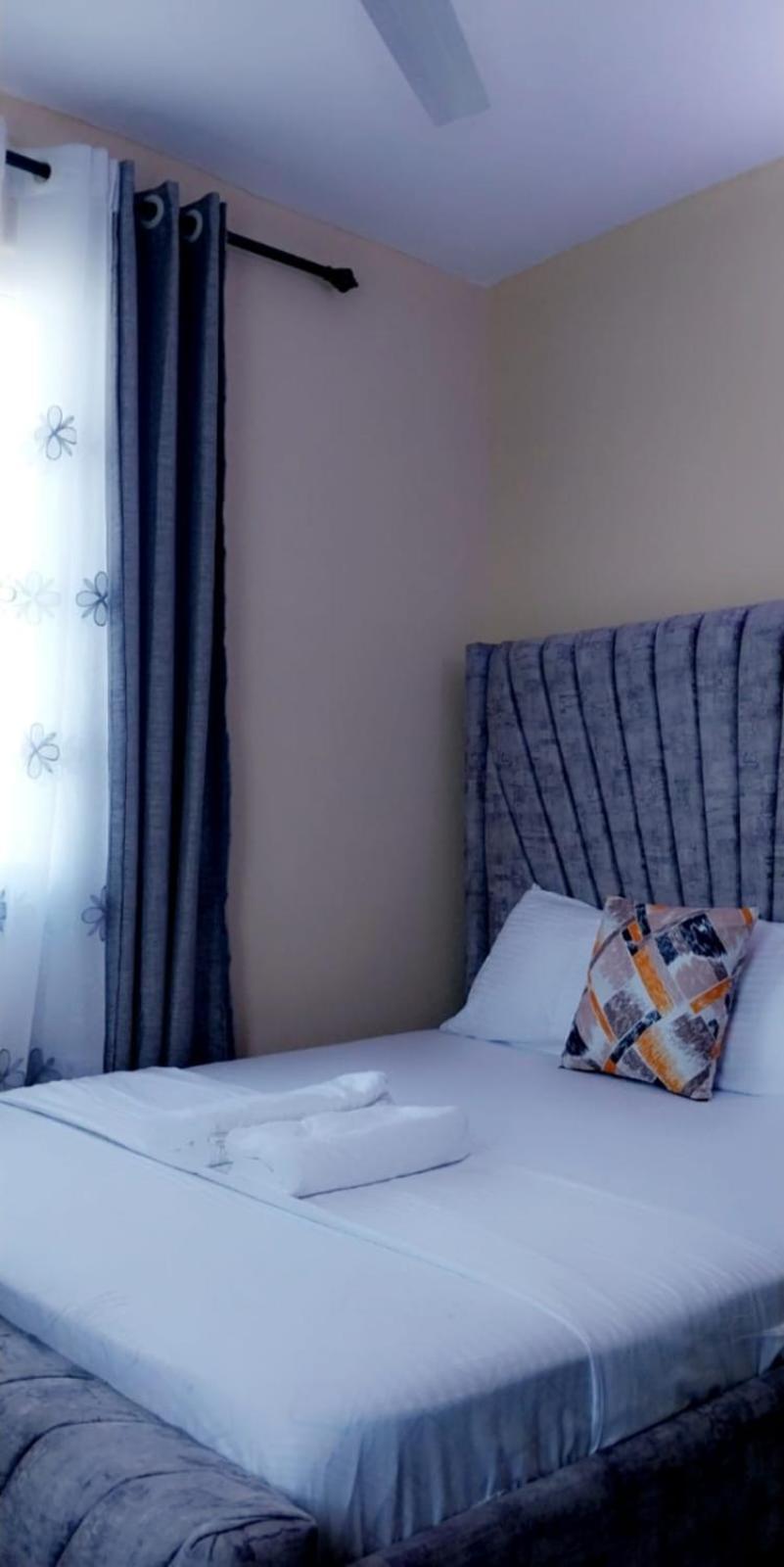 Lux Suites Bamburi Furnished Apartments ภายนอก รูปภาพ