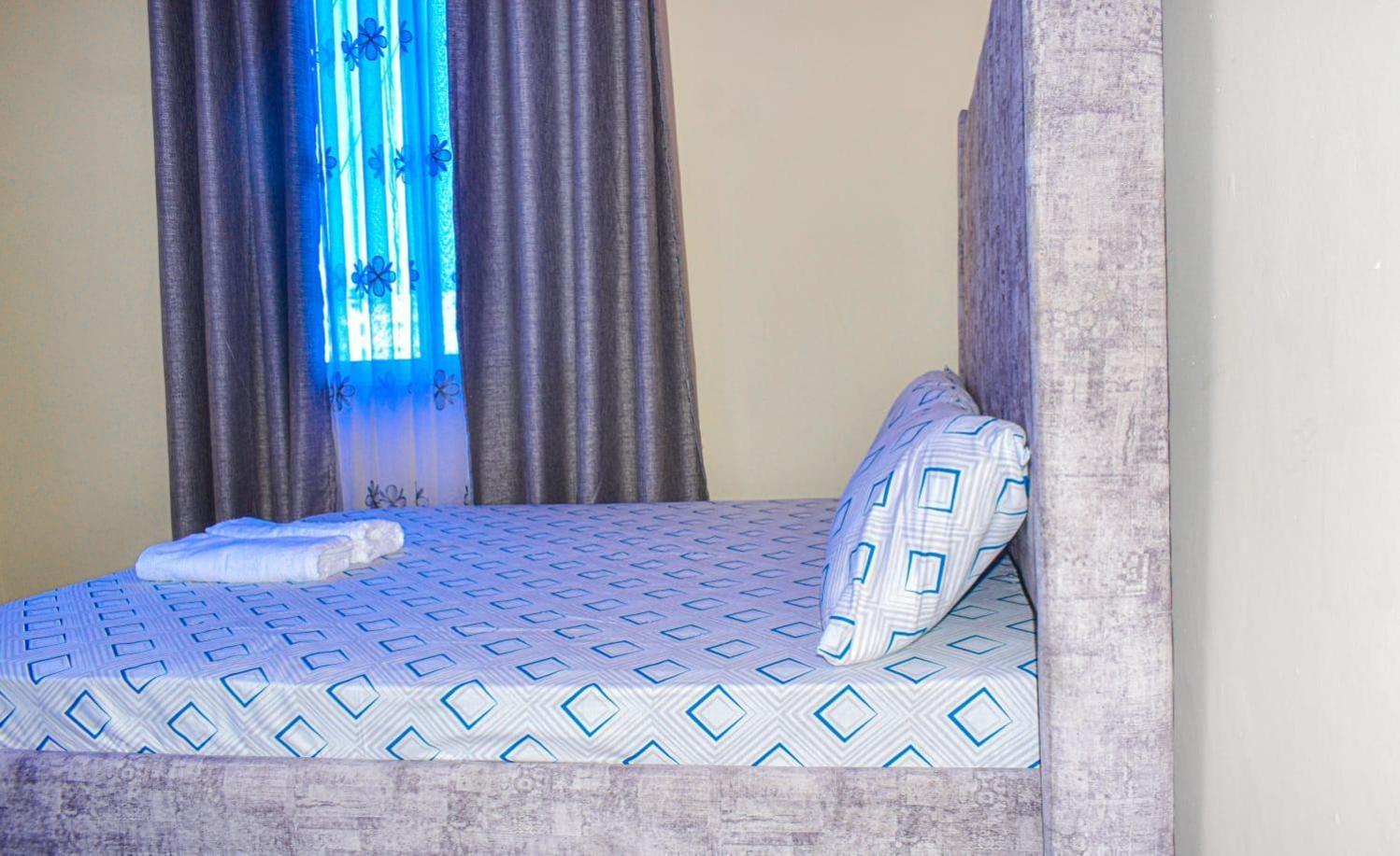 Lux Suites Bamburi Furnished Apartments ภายนอก รูปภาพ