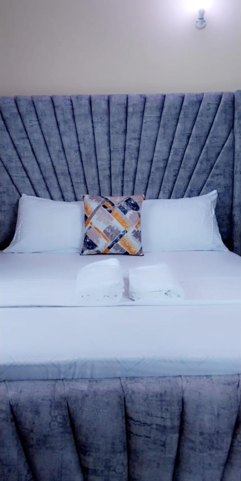 Lux Suites Bamburi Furnished Apartments ภายนอก รูปภาพ